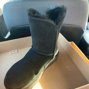 Black uggs